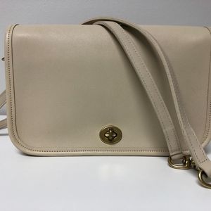 ❌ sold ❌ COACH Vintage Leather Pocket Purse